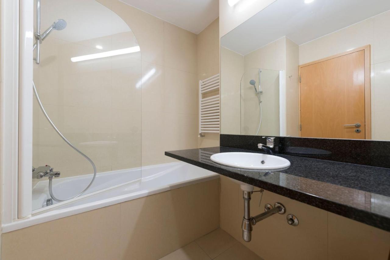 Lovelystay - Oporto Beach Apartment With 2 Free Parking Spots Matosinhos  Exterior photo